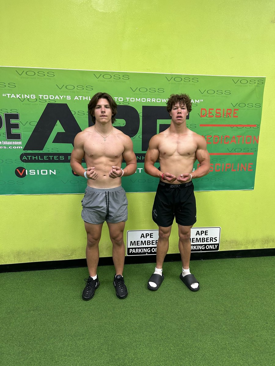 justinvogtfb's tweet photo. Getting better with @apeathletes 🚨@Husky_Football7 @LGFitnessAZ 
@CoachPTBarrett https://t.co/kRSIF9vWcB