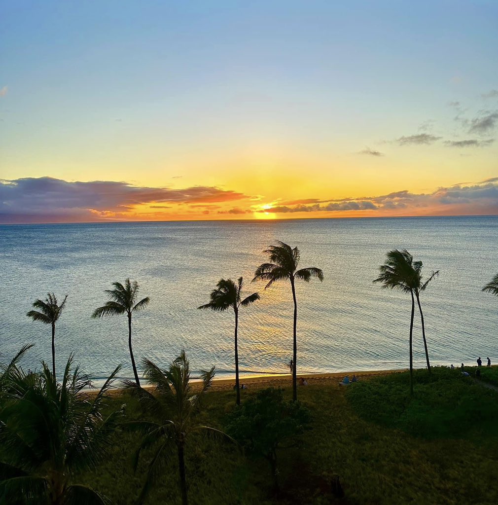 Sunset at Kaanapali on Maui! Sit back and relax.
@Maui