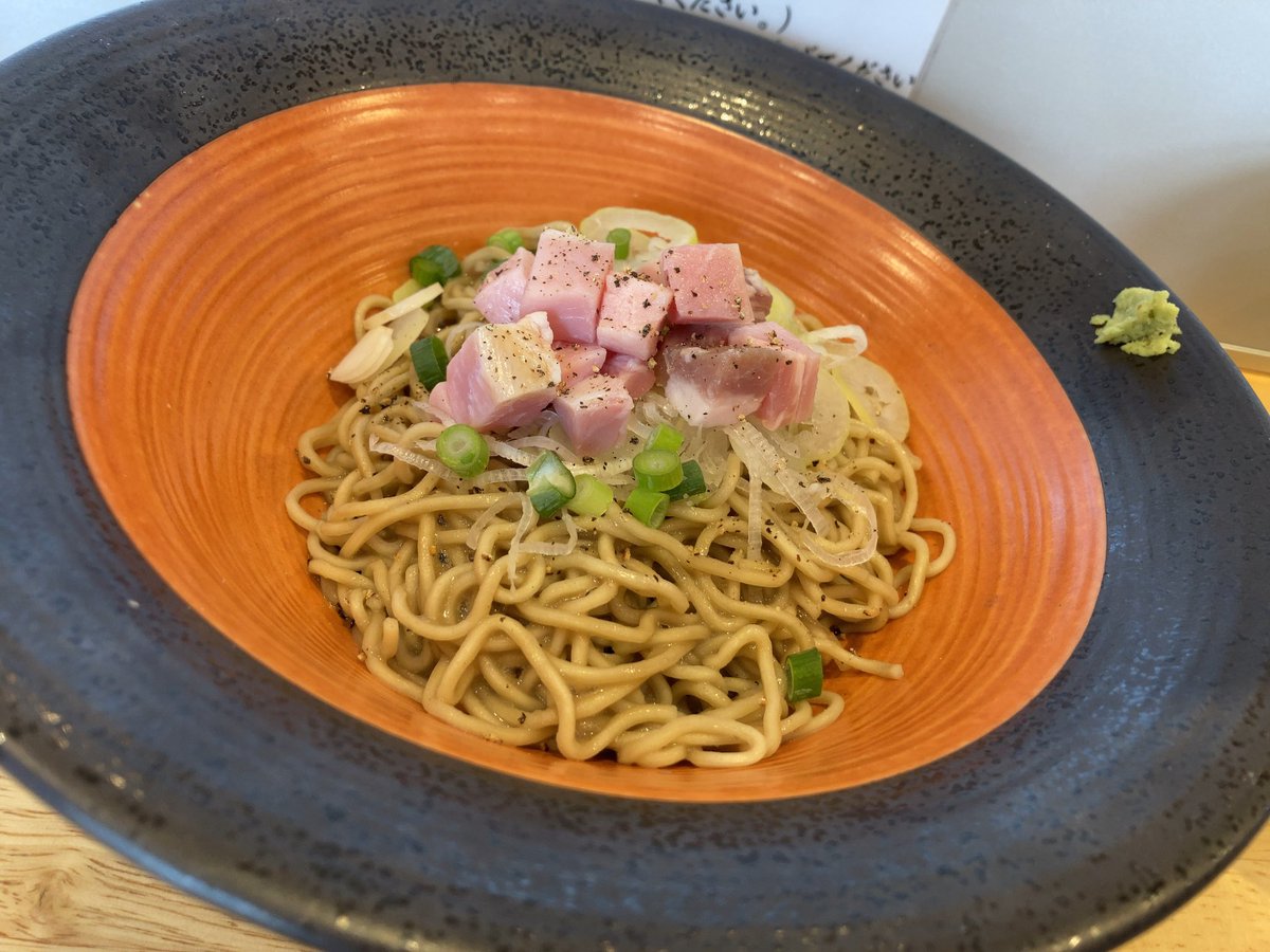 中華そば ひしお🍜つくば市北中島
奥久慈しゃも中華そば(醤油)
和え玉(かにみそ)

前回の塩も美味しかったけど
醤油もこれまた美味しいー✨✨

醤油は具材を引き立ててくれるなぁ☺️

かにみそも濃厚で
醤油と合わせたかにみそスープに
悶絶しました！！

ごちそうさまでした！