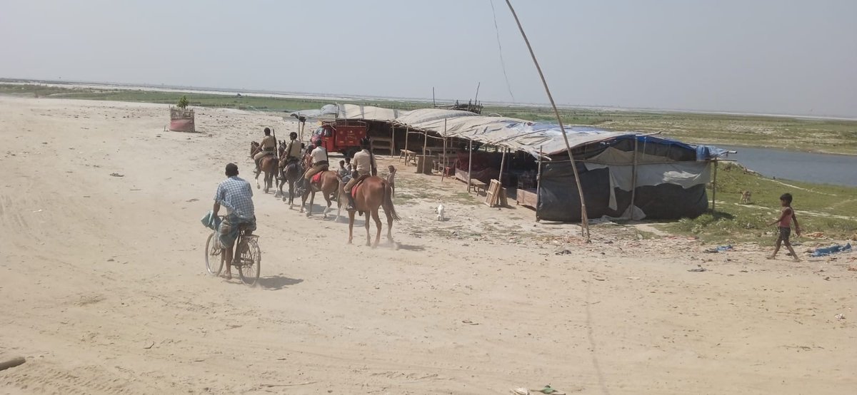 Gallop to the polls! 🐎

Ensuring smooth elections, security personnel are patrolling on horses in the diara area of Katihar, #Bihar.

📷 @CEOBihar 

#GeneralElections2024 #Phase2 #ChunavKaParv #DeshKaGarv