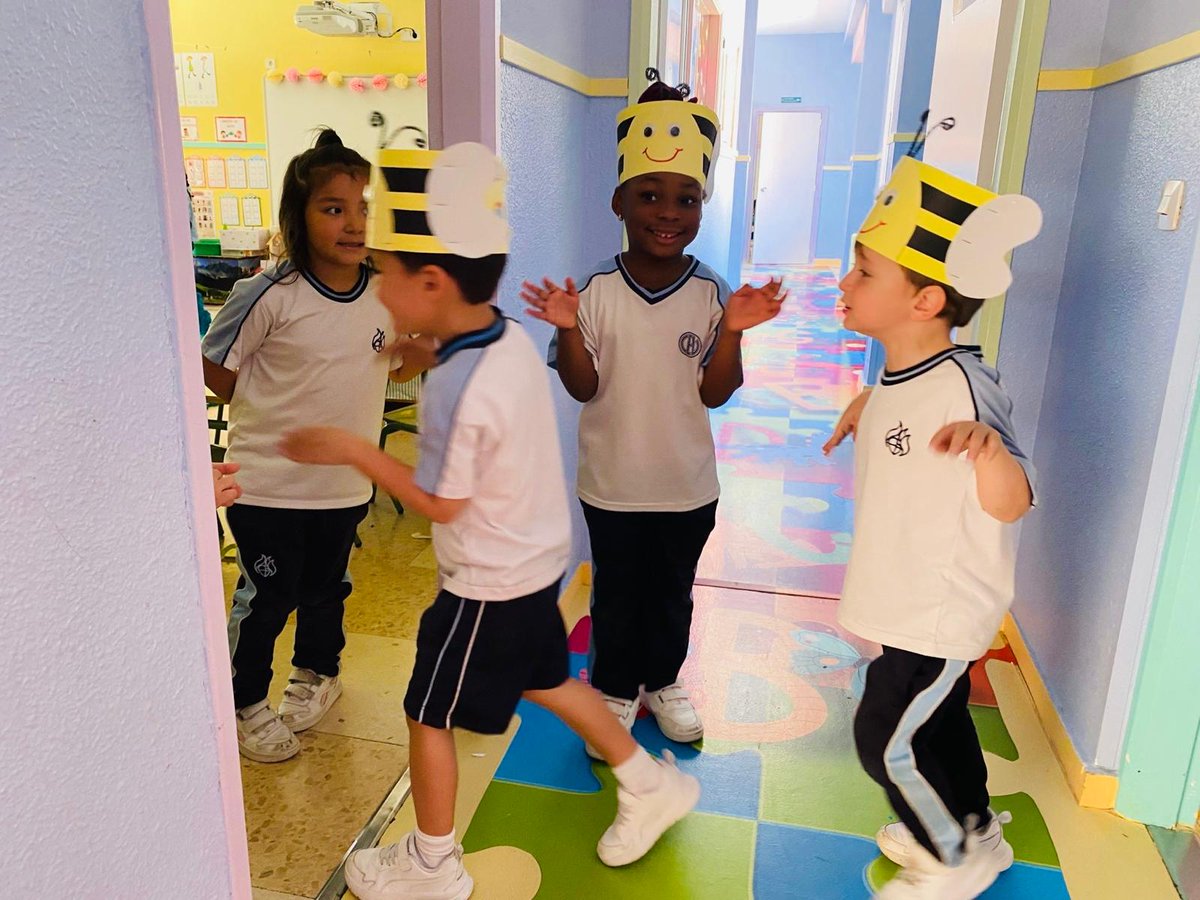 sanjosevalde's tweet photo. 👉El #proyecto de #Insectos🪳🪰🦗 en #Infantil se hermana con los alumnos de #2EP para aprender y trabajar juntos 🦟 🐞🦋🪲 ❗Qué divertido❗
#SanJosé #Since1878 #colegiosHHCC #EducaciónVicenciana #colegiosconalma #niñosquesonríen #alumnosgeniales #loqueimportaesvivirlo https://t.co/SC3w0YFClc