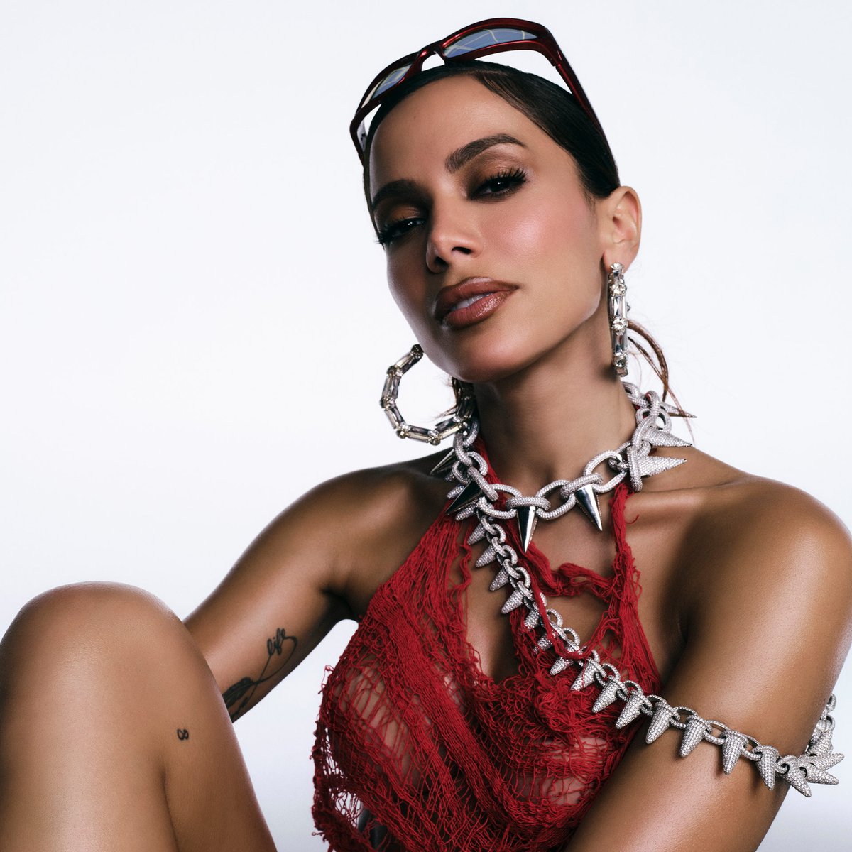 The weekend starts now with @Anitta's new album #FunkGeneration. 🔥 Turn it up: apple.co/FunkGeneration