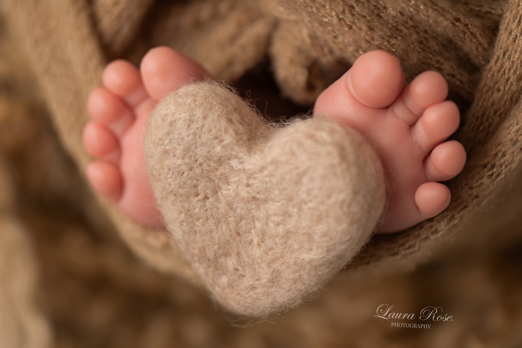 We love doing Toe shots, especially for Newborns as their toes are adorably minute 🤍

#newborn #baby #newbornphotos #newbornphotography #newbornphotographer #babyphotos #babyphotography #babyphotographer #sandtonnewbornphotographer #laurarosephotography