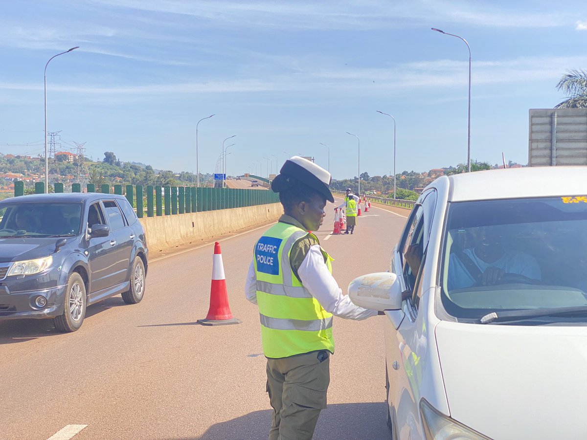 #FikaSalaama 

Traffic enforcement operations on the speed limit offenders continue along the Expressway.

Speed thrills but kills! Slower traffic equals safer lives. Keep it 100km/hr. #SafetyFirst
#infrastructureUG