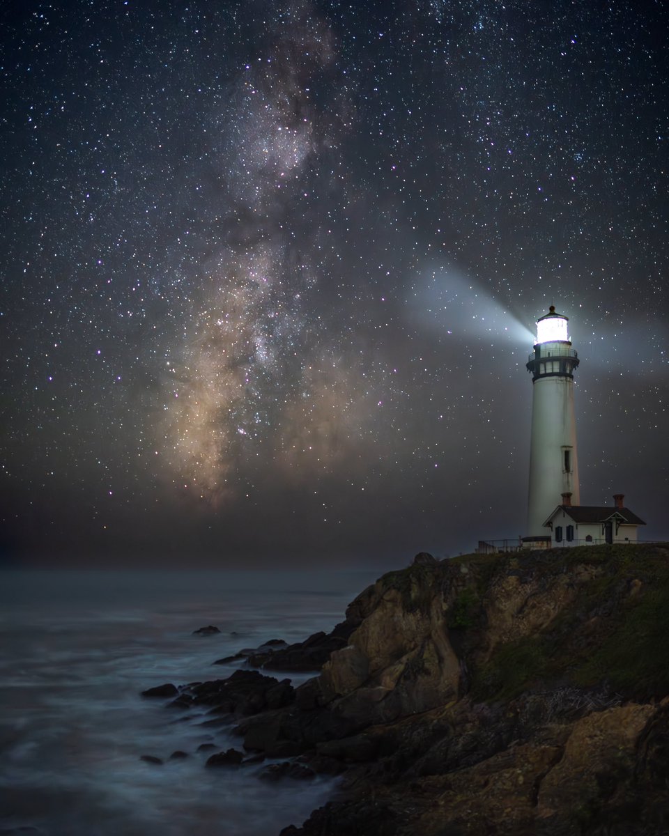SSVHD's tweet image. My photo prints on metal are on exhibit at the Ocean Blue  Vault in Half Moon Bay as part of the gallery’s Spring Collective. Proceeds go to Abundant Grace Coastside Worker. The Vault is at 643 Main St, open daily 11am-6pm. Stop by!