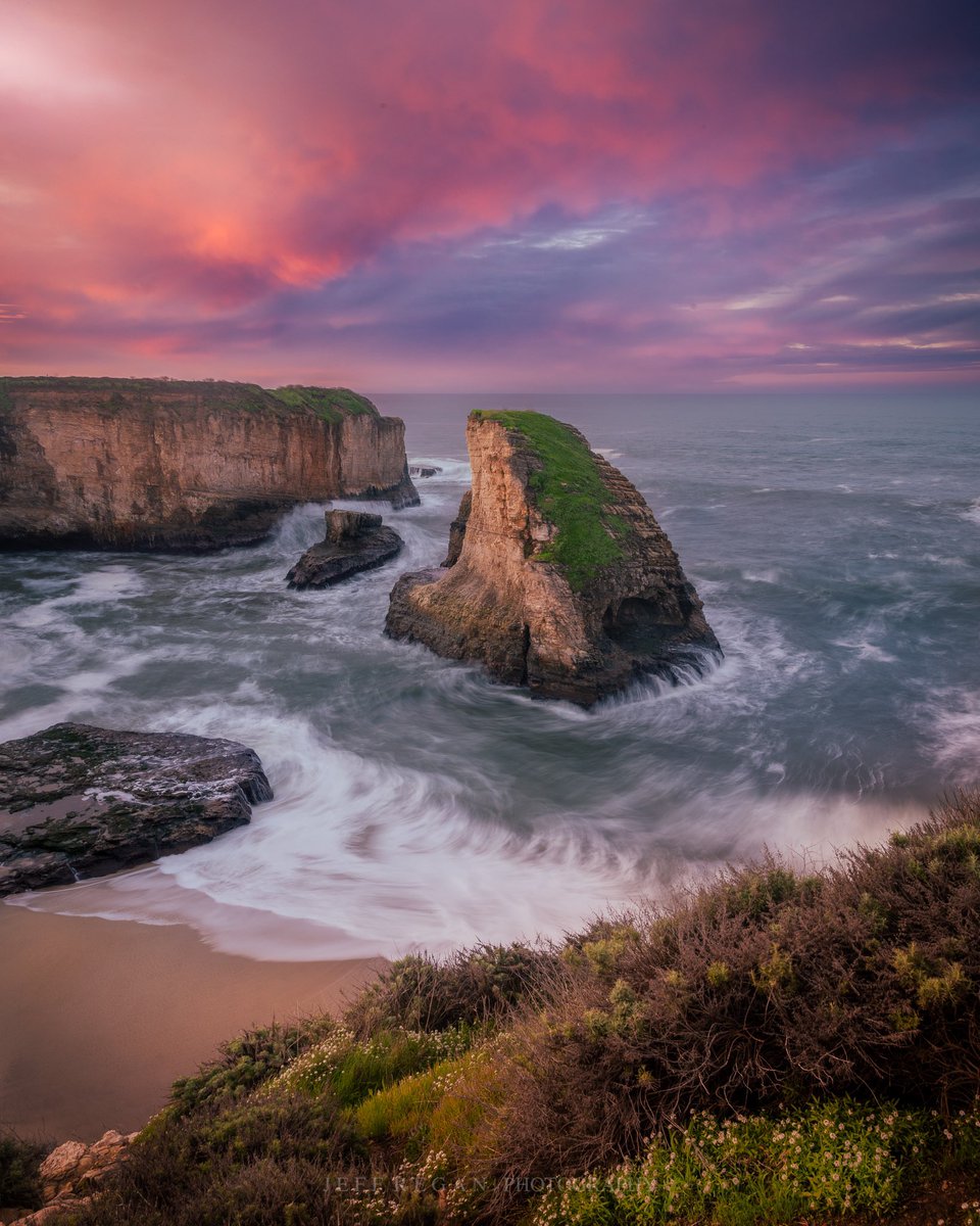 SSVHD's tweet image. My photo prints on metal are on exhibit at the Ocean Blue  Vault in Half Moon Bay as part of the gallery’s Spring Collective. Proceeds go to Abundant Grace Coastside Worker. The Vault is at 643 Main St, open daily 11am-6pm. Stop by!