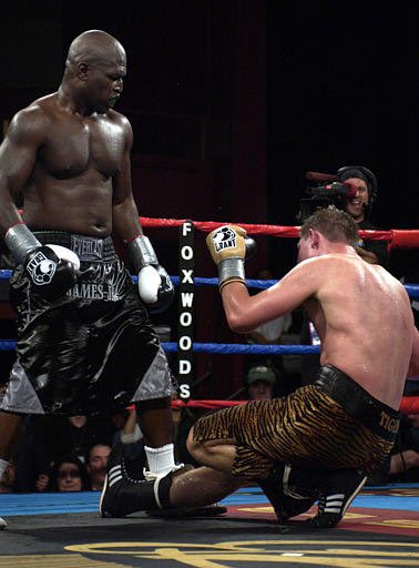 26th APR 2003 - James Toney defeats Vassiliy Jirov for the IBF cruiserweight title

linktr.ee/leroy_fight_wr…