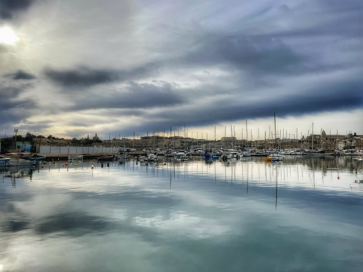 Storm front over the harbour…