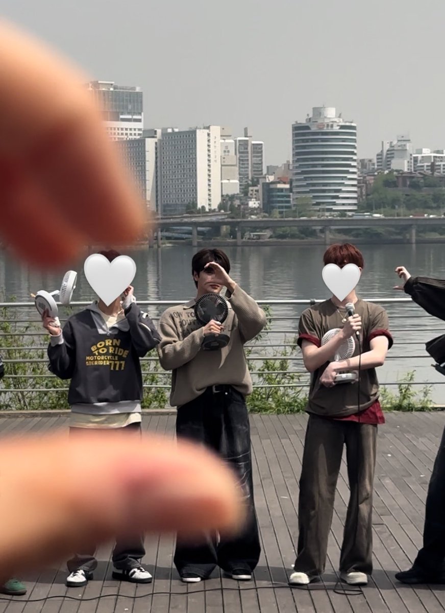 7_21JH's tweet photo. 240426 여의도 버스킹

���🤍

#드리핀 #차준호 
#DRIPPIN #CHAJUNHO https://t.co/MQgzWo1UTm