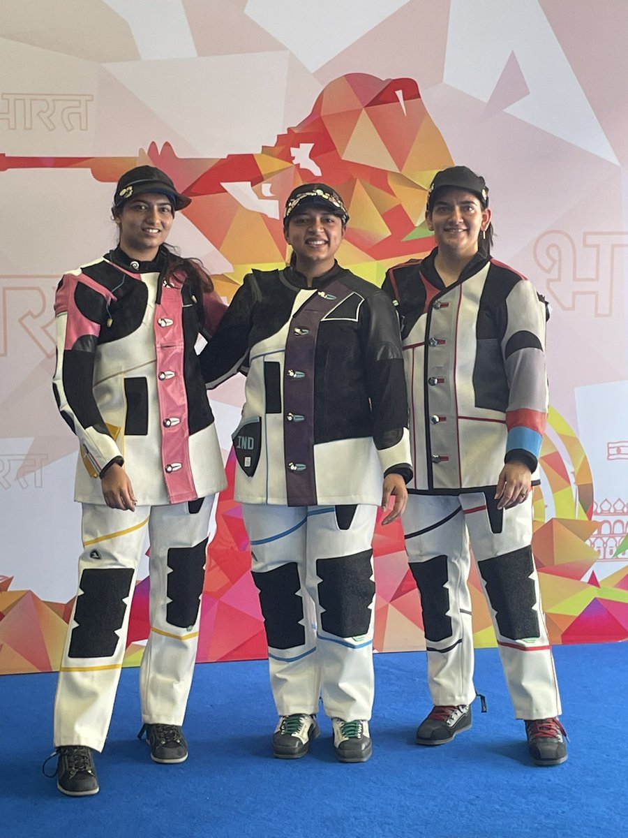 OST T2 Update: Unstoppable Sift Kaur Samra (centre) wins the second women’s 3P Olympic Selection Trials as well. That’s two in two for her till now. Ashi Choksey (left) is 2nd & Anjum Moudgil (right) 3rd. #OlympicSelectionTrials #Road2Paris #IndianShooting