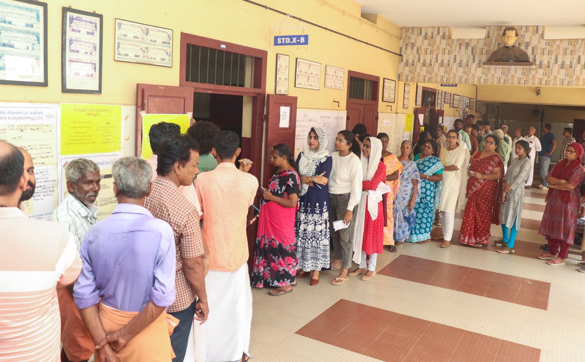 Loksabha Elections live: केरल में मतदान जारी, लोगों में दिखा उत्साह 

#LokSabhaElections2024 #Elections2024 #Kerala #KeralaElections #ElectionDay #VotingDay #webdunia