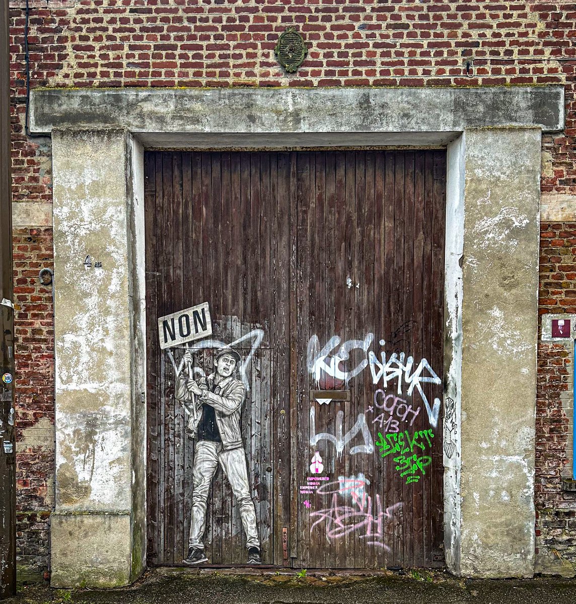 A door in negation: Amiens, Somme #DailyDoor #StreetArt