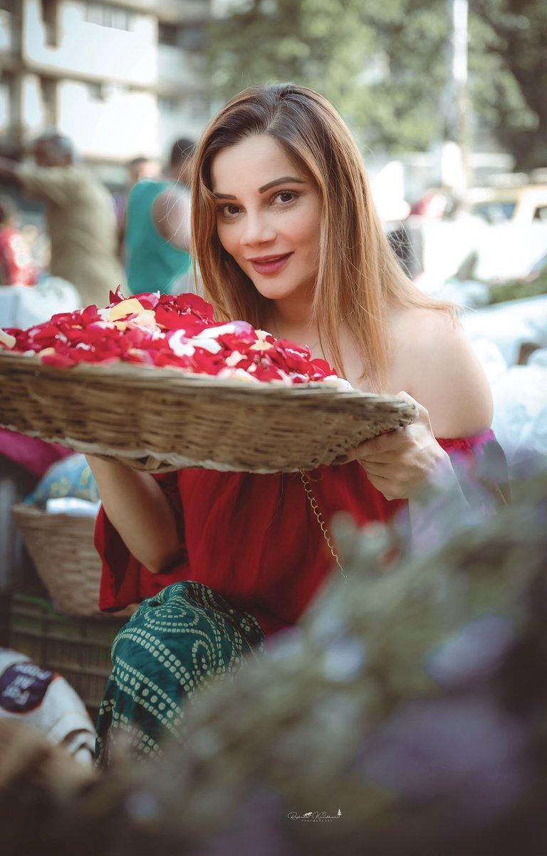 Bloom where you are planted 🌺

Photography credits: @rishinakandhari @snapperrish

#travel #fashion #foodie #fitness #instagood #love #photography #nature #beautiful #art #instadaily #happy #style #photooftheday #cute #picoftheday #summer #selfie #beach #fun #kanikamaheshwari