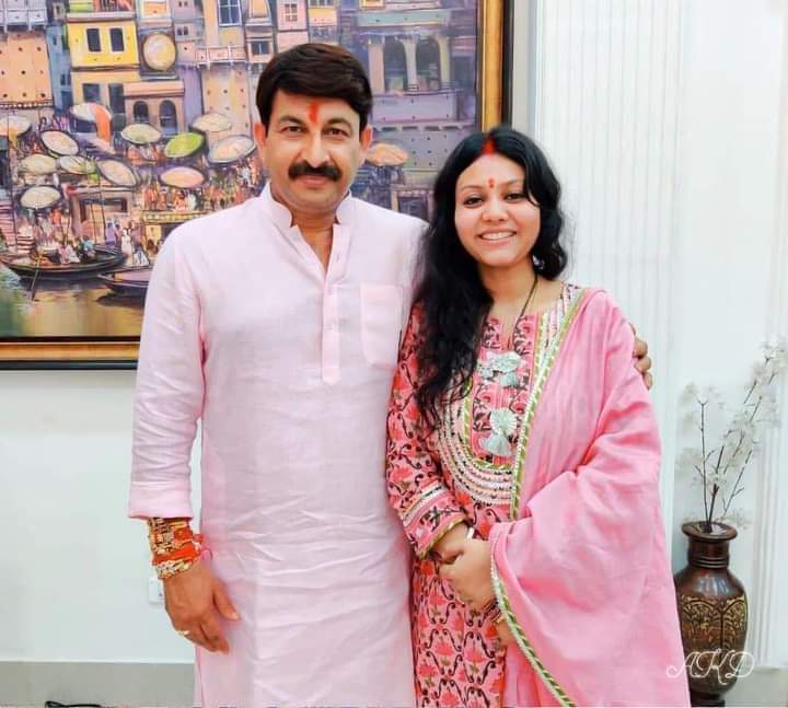 शादी की वर्षगाँठ की Manoj Tiwari 'Mridul' jiऔर श्रीमती सुरभी तिवारी जी को अनेको  बधाई एवं शुभकामनाए ✨ 
माता रानी की कृपा आशीर्वाद आप दोनों पर सदैव बना रहे आप हंसते मुस्कुराते स्वस्थ रहें 🙏🙏
#happyanniversary bhaiya ji or bhabhi ji