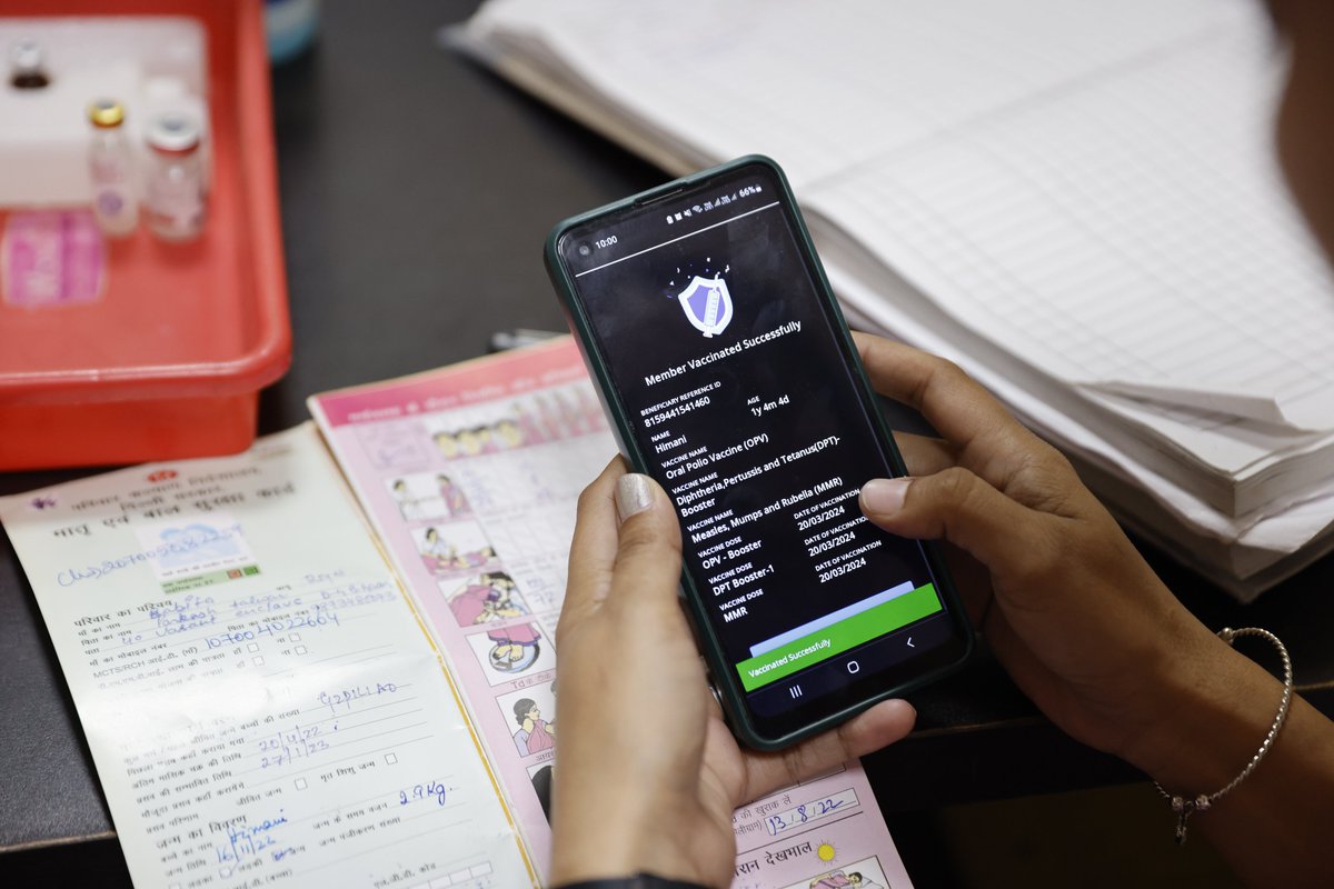India is transforming its #vaccine mgmt system thru digital platforms💻📲.

Read how <a href="/UNDP/">UN Development</a>🇮🇳 is supporting <a href="/MoHFW_INDIA/">Ministry of Health</a> in revolutionizing healthcare delivery thru #eVIN, #UWIN pilot &amp; #CoWIN to #LeaveNoOneBehind: bit.ly/44l2S07

#WorldImmunizationWeek #HumanlyPossible