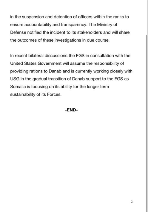RAbdiAnalyst's tweet photo. US government suspends food rations to the elite Somali army unit Danab after a probe unearthed pilfering, sale of food meant for sustainment of soldiers in Mogadishu markets.

Somali MoD admits army food ration theft, claims suspects arrested. https://t.co/wj0DZSB7aB