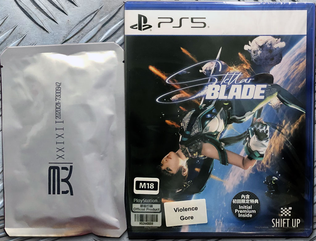 Hey guys, Stellar Blade physical release comes with a Stellar Pack which you can't buy in the digital release 😆 #stellarblade #ps5