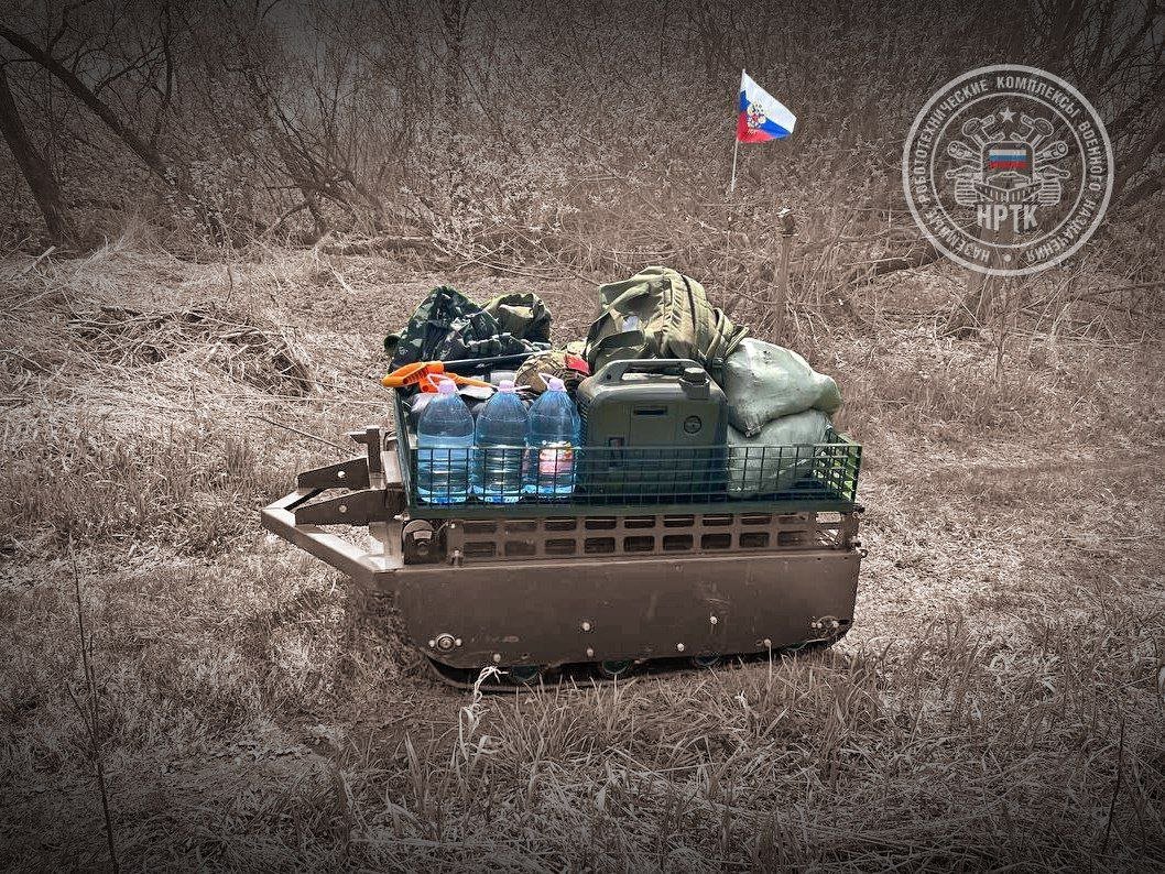 Trollstoy88's tweet image. The robot NRTK &quot;Courier&quot; delivers cargo to the positions of the Russian Armed Forces.