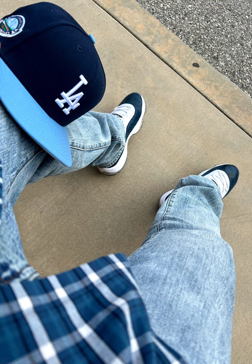 Snakeskin #AJ11 for today and paired with a matching Dodgers #Fitted with 50th Anniversary Stadium patch.
#KOTD #FOTD #Jordans #Kicks #Jordan11 #OOTD #JordanBrand #NewEraCap