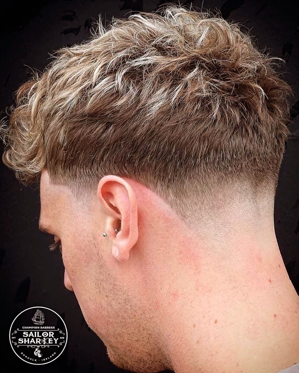 Get your weekend started today 

Book in now on sailorsharkeybarbers.ie