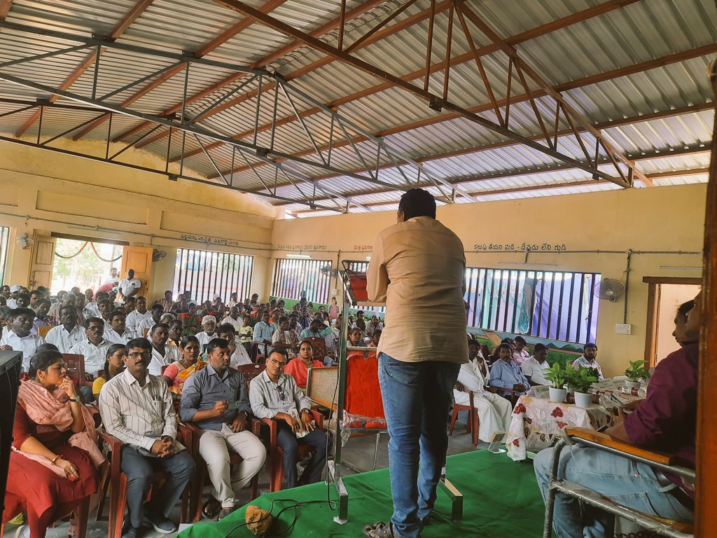 PrashanthiAEO's tweet photo. Conducted  Kisan Mela on millets  at Jajapur Rythuvedika of narayapet mandal Along with scientists KVK madanapuram and Agriculture department @harsha_koya  @MJSudhakar8 https://t.co/bPYnnXhA7C