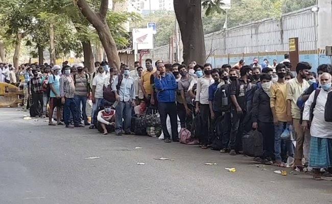 BREAKING: Bengaluru people stand in voting queue mistaking it for queue for water.