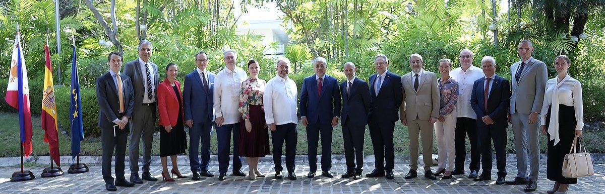 EUAmbPH's tweet photo. This morning, #TeamEurope had a meaningful exchange with 🇵🇭 Foreign Affairs @SecManalo. Our dialogue emphasized 60 years of EU-PH ties and looking ahead to a future of collaboration. 🇪🇺🤝🇵🇭 #EUDiplomacy #EUPH60 #EUinPH 

📸 DFA-OPD Royce Pantua https://t.co/hPiI85ZnFv