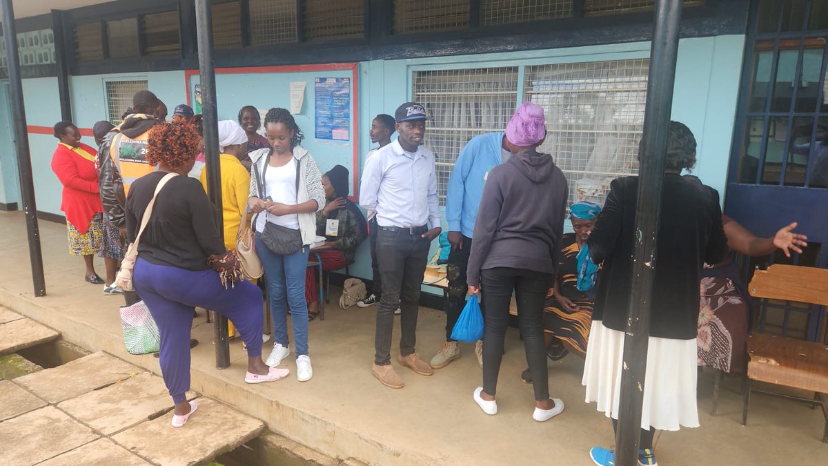 Voting ongoing at Kileleshwa primary school,Dagoretti North.

#UDAgrassrootspoll