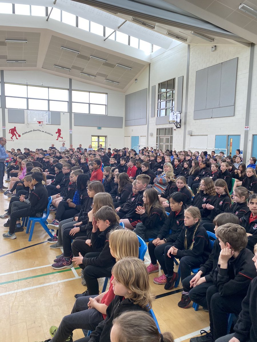 Huge thanks to Eanna Ní Lamhna for visiting our school this week, her talk on Irish wildlife and nature was inspiring, her new book “Wonders of The Wild” has loads of information for curious minds , @OBrienPress