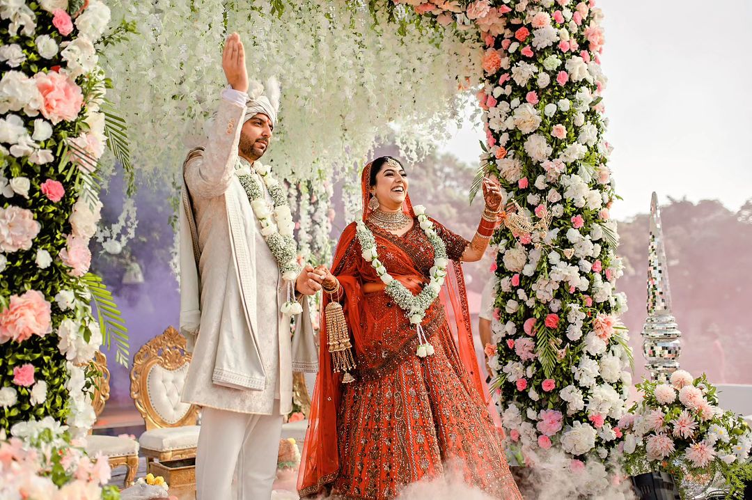 Life is better with you by my side.. Beautifully captured by Amit , Shraddha and team through SIGMA 35mm T2.5 FF. #SIGMAPicks #sigmaphotoindia #sigmaindia