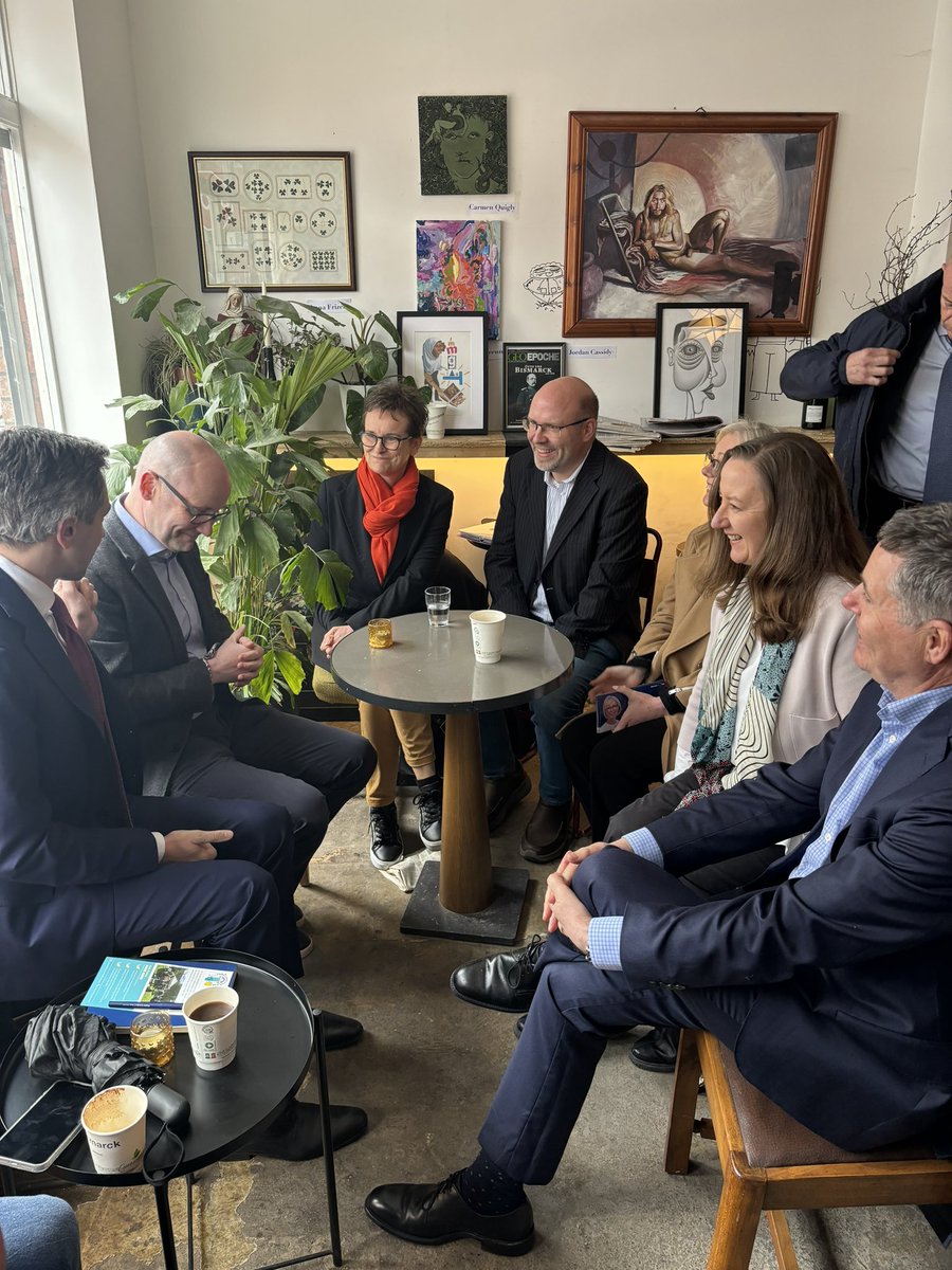 Great to welcome An Taoiseach, @SimonHarrisTD to Dublin Central yesterday, a place he knows well. The Taoiseach was making good on his commitment to listen to local businesses and residents, to identify the issues & chart the best way forward. Really good and important meeting