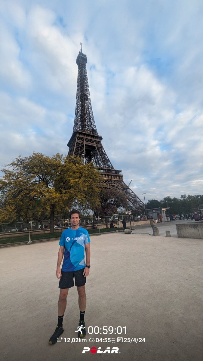 Último entrenamiento desde #Paris 🇫🇷, antes de la @RNRmadmaraton . Preciosos kilómetros al lado de la Torre Eiffel y del río Senna. Let's go to @MADRID Que bien se 🏃con la camiseta de @ZurichSeguros .