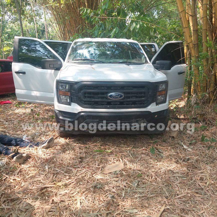 blogdelnarcomex's tweet photo. Fotos: El Infierno los espera!, Cinco Sicarios, Dos Mujeres y Tres Hombres de La Barredora, el grupo que solo es valiente con la gente inocente y desarmada, fueron ejecutados en Cárdenas, Tabasco (Información en el enlace) https://t.co/dIgXHamTJ6 https://t.co/zX9RES6iAN