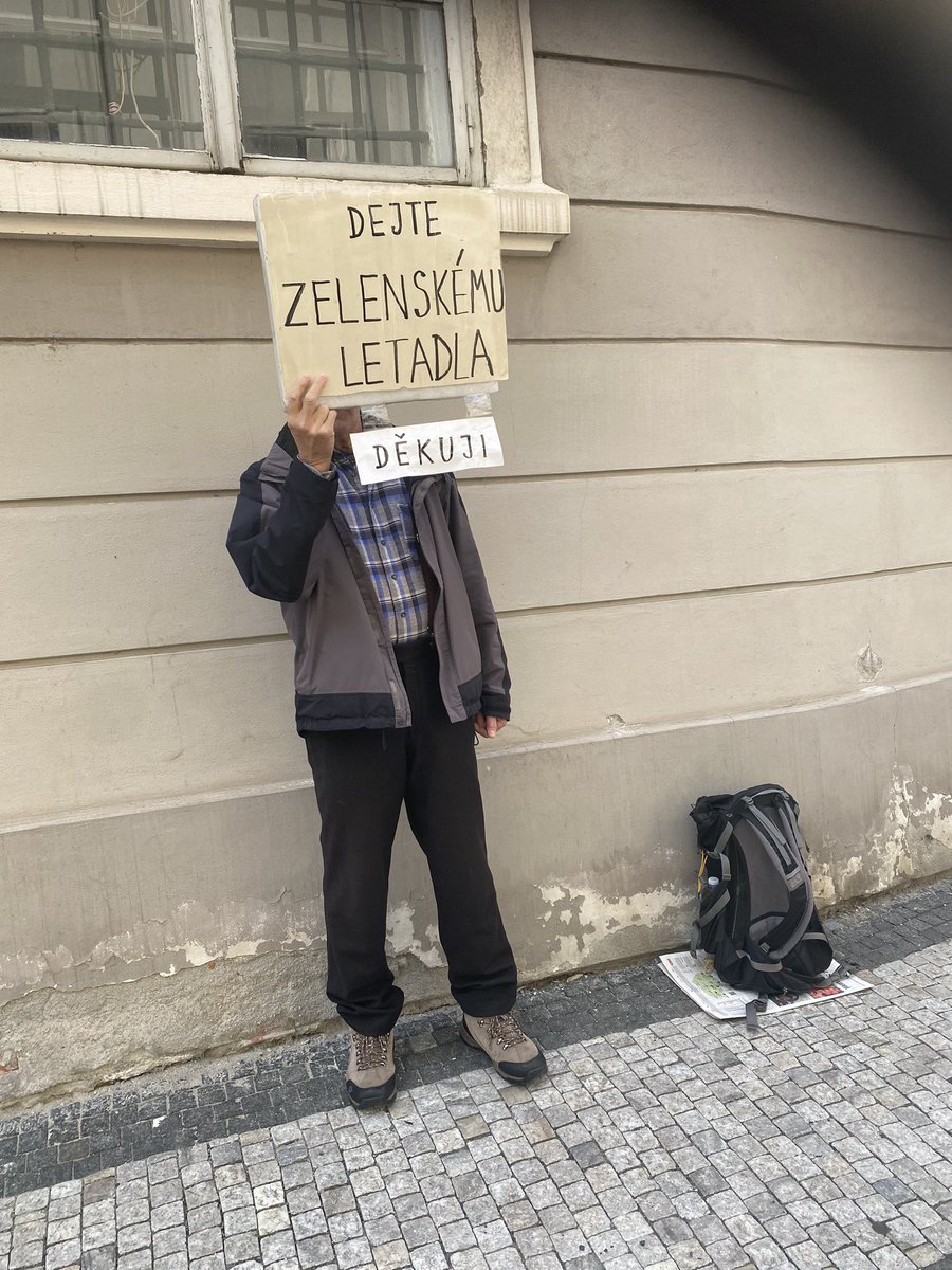 “Give the airplanes to @ZelenskyyUa” this guy stands in front of Czech Parliament every day He is so right.