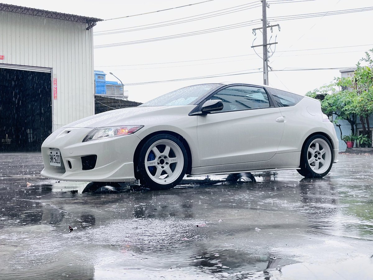 Shaolin_cool's tweet photo. โ๏ธโ๏ธโ๏ธ
#honda
#hondacrz
#CRZ
#6MT
#ZF1
#JDM
#JDMMASTER
#RAYS
#TE37
#RAYSTE37V10thAnniversary
#CWEST
#spoonsports
#TAIWAN https://t.co/OLNpa7P9Ro