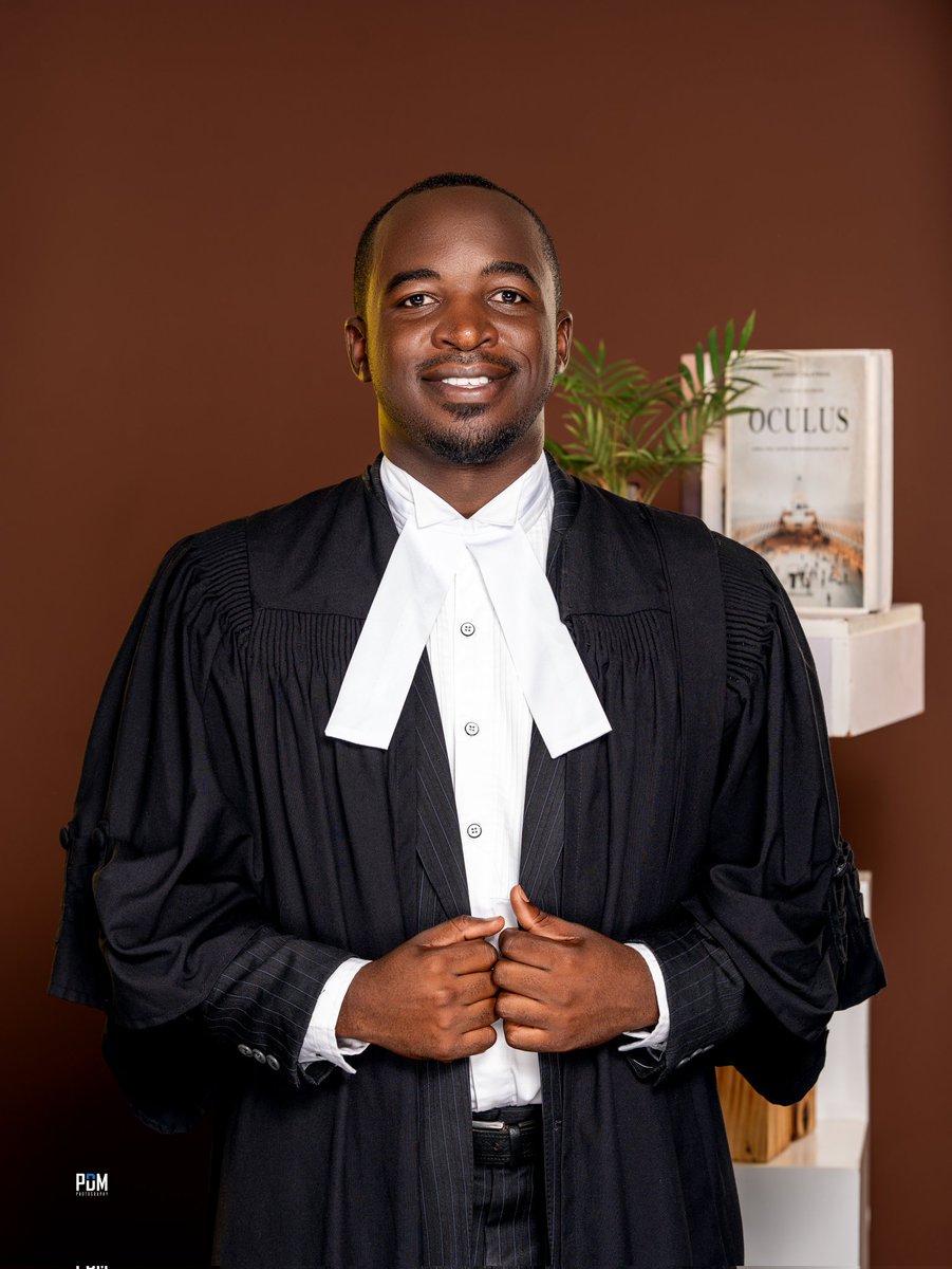 Kithkeith19's tweet photo. From "Oh God increase my Knowledge" 2 "Amagyezi Ngarya A'maani" On wards 2 "Mugume Na Amaani" forward to "Akwana Akiira Ayomba" all the way to "Exploring the Heights" and Ultimately to "A TRADITION OF LEGAL EXCELLENCE"
Lo and behold KITHULA LUSUNZO KEITH, Esq
#51stLDCGraduation https://t.co/JjfwpjRA3P