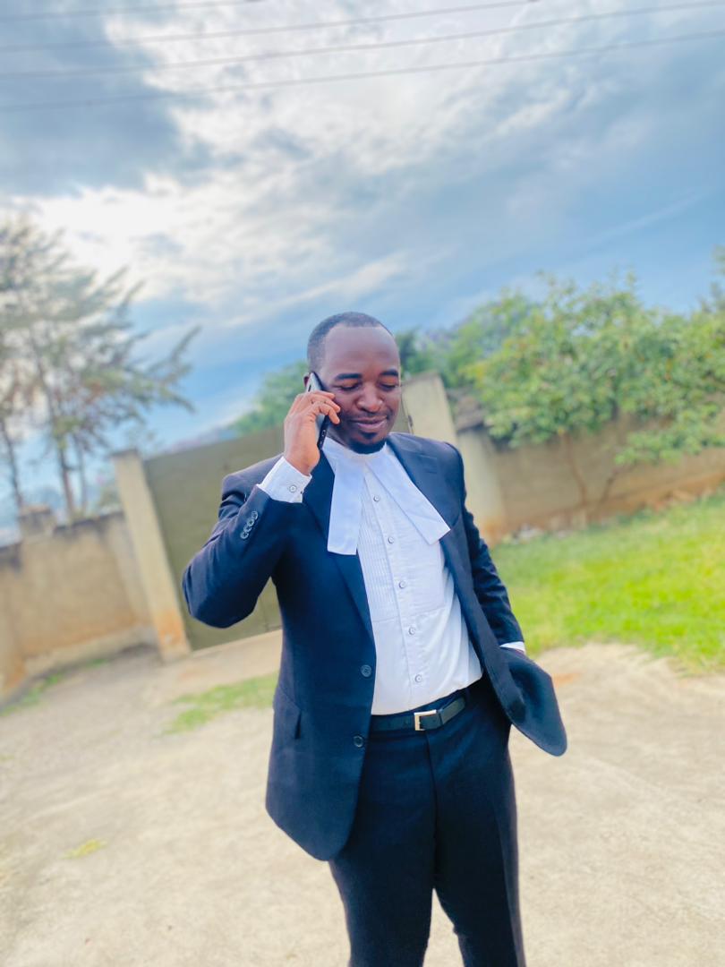Kithkeith19's tweet photo. From "Oh God increase my Knowledge" 2 "Amagyezi Ngarya A'maani" On wards 2 "Mugume Na Amaani" forward to "Akwana Akiira Ayomba" all the way to "Exploring the Heights" and Ultimately to "A TRADITION OF LEGAL EXCELLENCE"
Lo and behold KITHULA LUSUNZO KEITH, Esq
#51stLDCGraduation https://t.co/JjfwpjRA3P