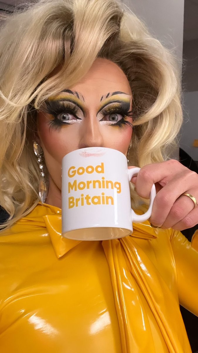 So nice of them to match the mugs to the mug!