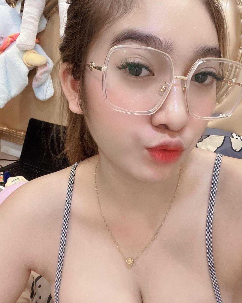 kienzymel's tweet photo. sini bang  cobain,lagi pengen nih
link:https://t.co/K33B5B70s3
follow my ig:https://t.co/WlgYYwh5Fg https://t.co/Ulyn4n7JXa