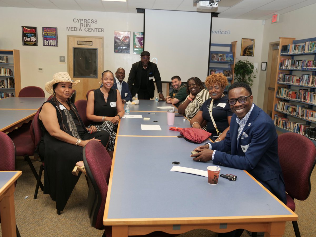 KapowSuccess's tweet photo. Thanks so much for your part in our MFIN Career Presentations Day at @CypressRunEdCtr - our Middle School teachers for helping the students prepare their presentations, MFIN Coordinator Shatereas Dawson, and all of our incredible guests who encouraged and inspired our students! https://t.co/TgT7DnMkUv