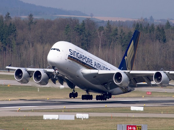 Delhi: Man posing as Singapore Airlines pilot booked for forgery

#SingaporeAirlines #DelhiAirport #CISF