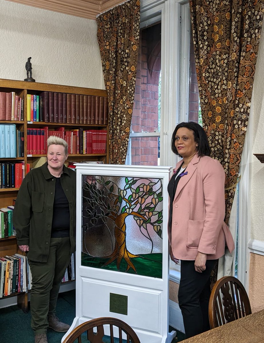 I was so proud to speak at last night's event to unveil a permanent COVID memorial in the Northwest, it is a beautiful stained glass window and again proud that my union @unisontheunion funded this, And that my branch @PenncareUNISON was able to support.