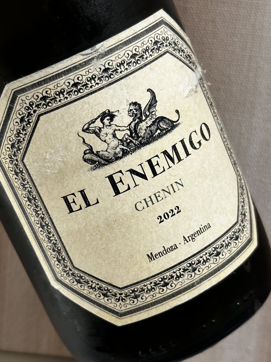 The El Enemigo Chenin Mendoza 2022 is a transparent, hyper-mineral chenin blanc with laser beams of acidity from Bodega Aleanna’s El Enemigo wines. Their quality outweighs the reasonable price tag, be it chardonnay, cabernet franc, or this chenin hailing from 50-year-old vines.