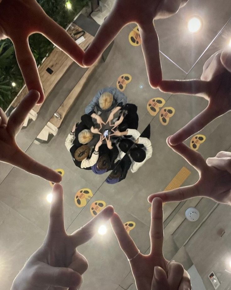 sha ≽^• ˕ • ྀི≼ tweet media