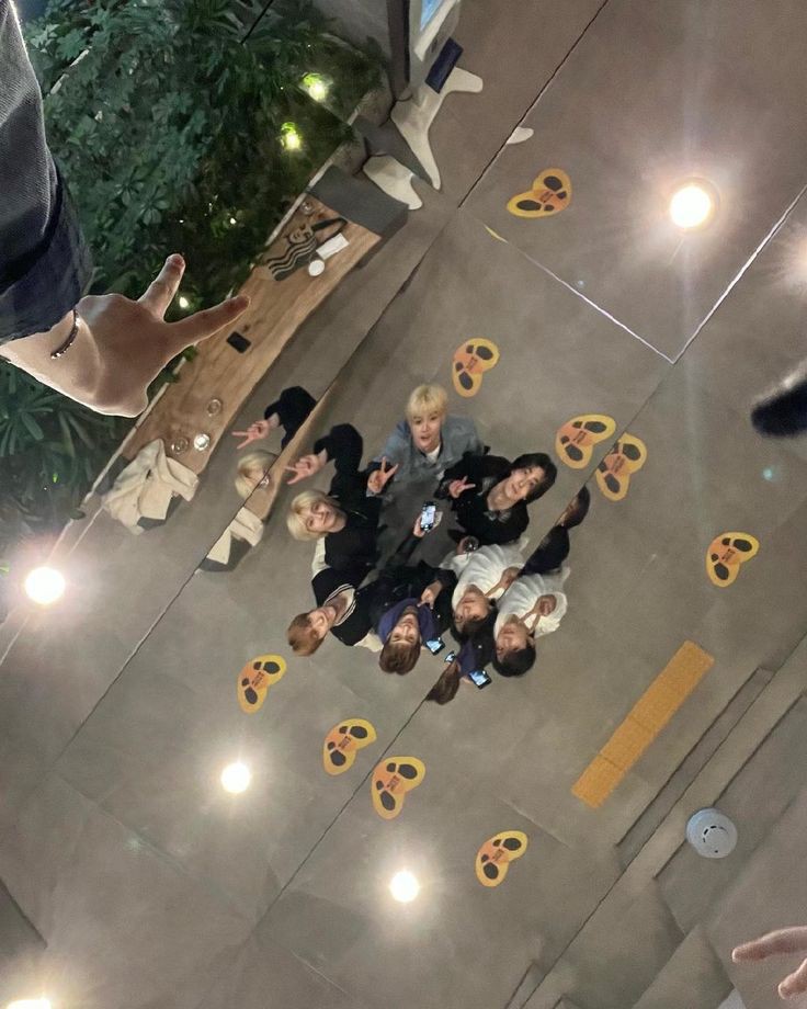 sha ≽^• ˕ • ྀི≼ tweet media