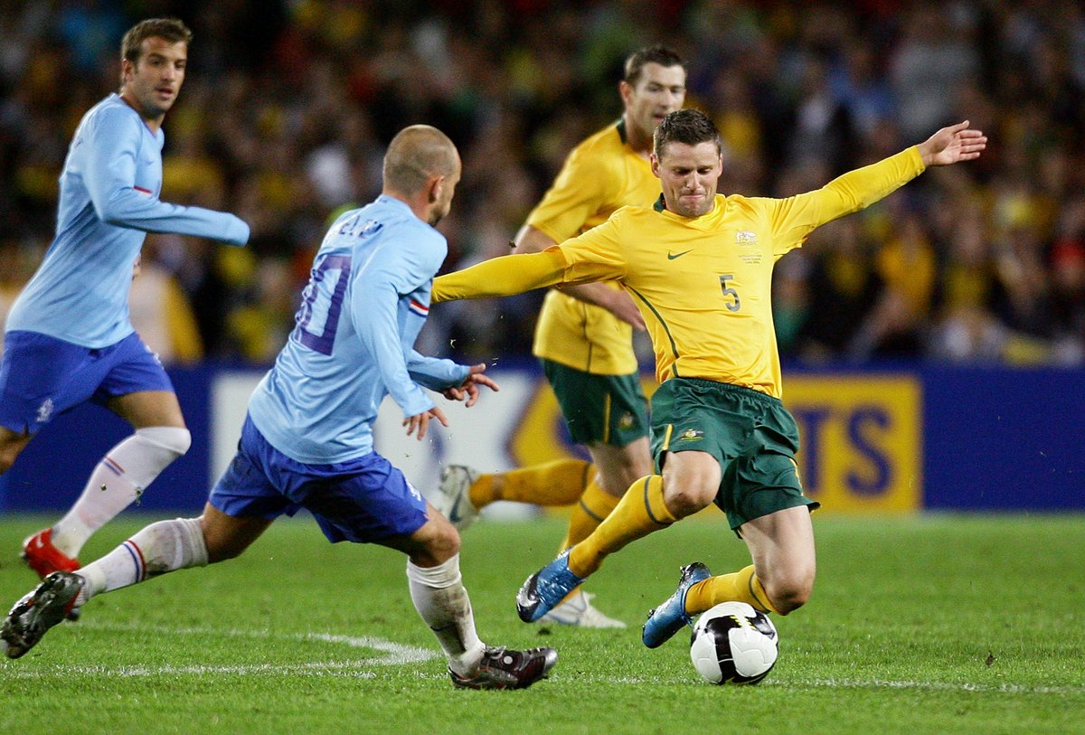 🔙🎞️🤩 Midfield duels over the years ⚔️ #Socceroos #DifferentBreed #FlashbackFriday