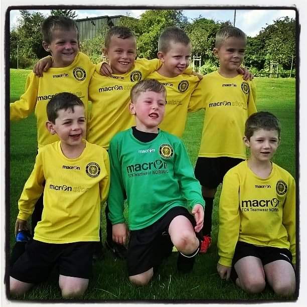 hellesdonfcdons's tweet image. Gonna be an emotional one this Sunday as we will play our final ever fixture !! 😢 💛⚽️⚽️💛 2014 - 2024  #UPTHEDONS #10years