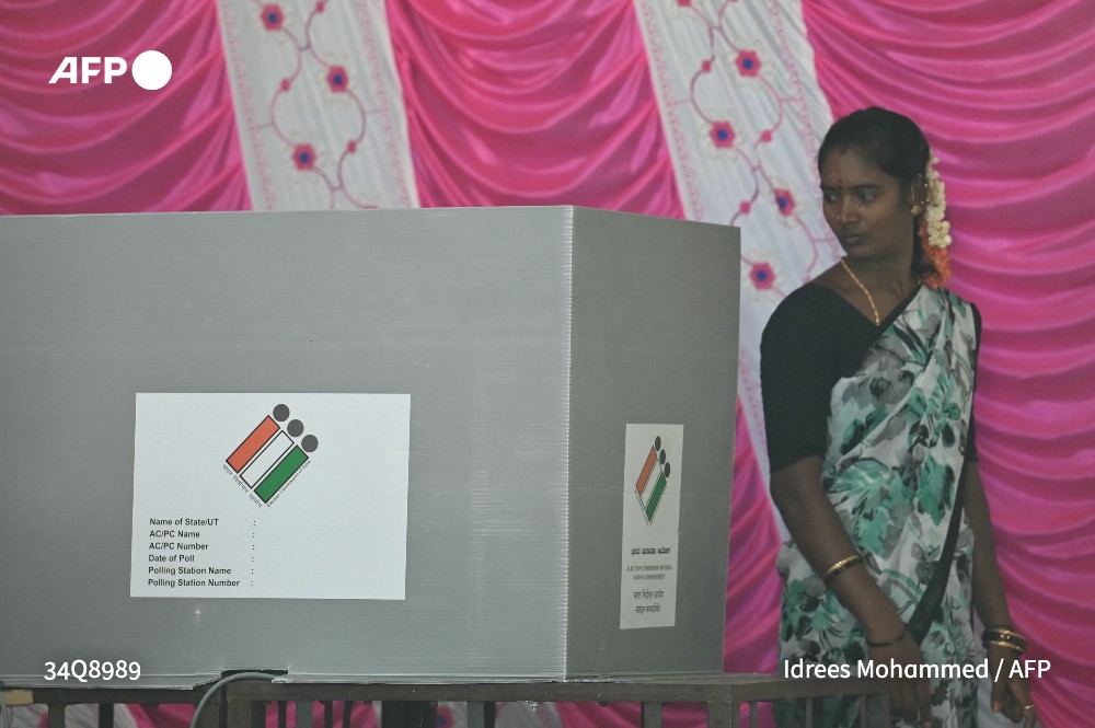 🇮🇳 La deuxième étape des élections générales en Inde a commencé avec des millions d'électeurs attendus dans les bureaux de vote de certaines régions du pays où sévit une chaleur caniculaire #AFP