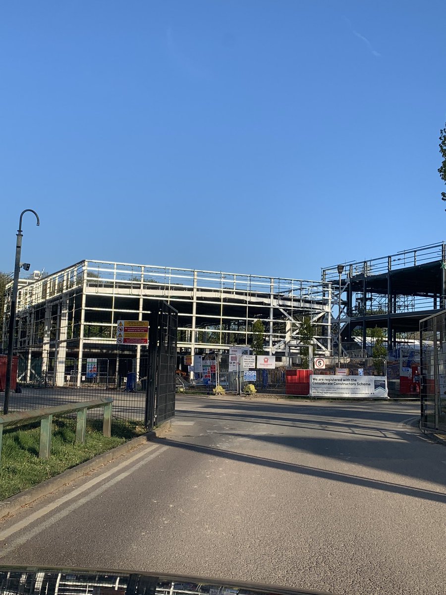The landscape changing on the drive to work on this gorgeous Friday. Our Construction Skills Centre (CSC) here @NottmCollege really taking shape. Next to our new SLDD build. The CSC will home our new cohorts of #bricklayers from Sept 2024. Visit our website 4 more details. 💪👷‍♀️👷‍♂️
