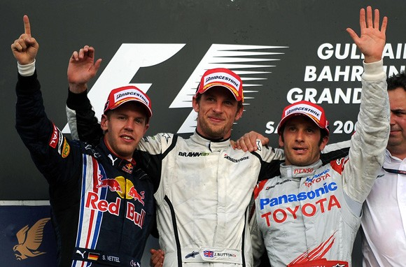 #F1 #OnThisDay, April 26th 2009, starting 4th, @JensonButton had a strategic race to win the #BahrainGP at @BAH_Int_Circuit . Sebastian Vettel was 2nd for @redbullracing while polesitter Jarno Trulli took his Toyota to 3rd. overtakefans.com/f1-race-archiv… #MsportXtra @UnracedF1